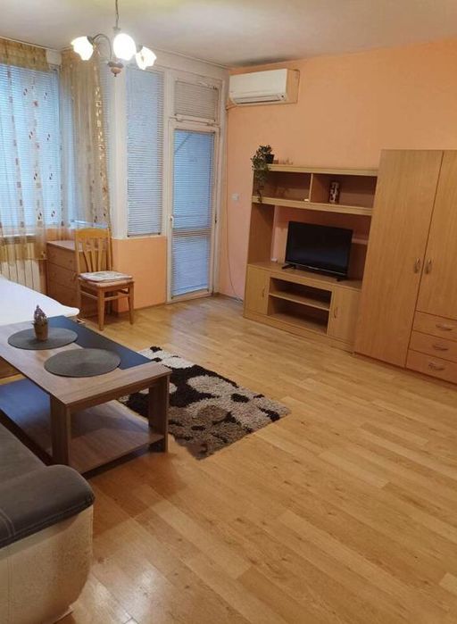 Дава се под наем Едностаен апартамент в Пловдив, Кършияка - 40 кв.м за 325 € - Снимка #2
