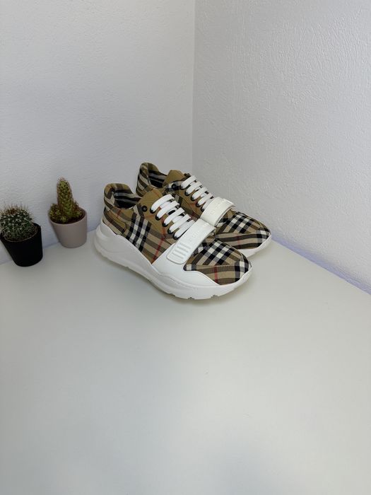Burberry (PREMIUM)