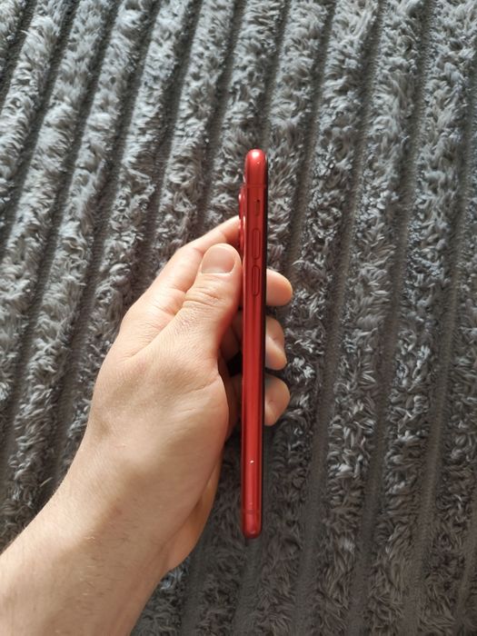 iPhone 11 64GB Red