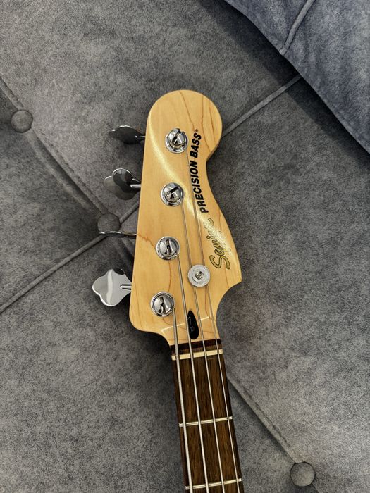 Squier Precision Bass