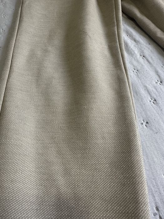 Pantaloni Zara.