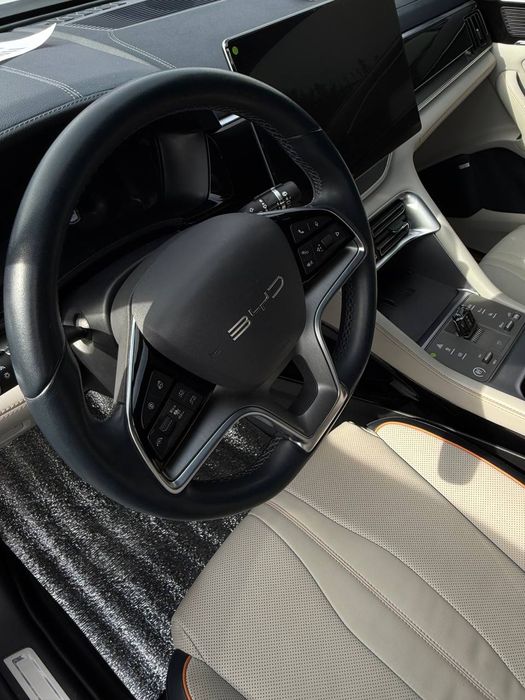 Чемпион  BYD song plus 605