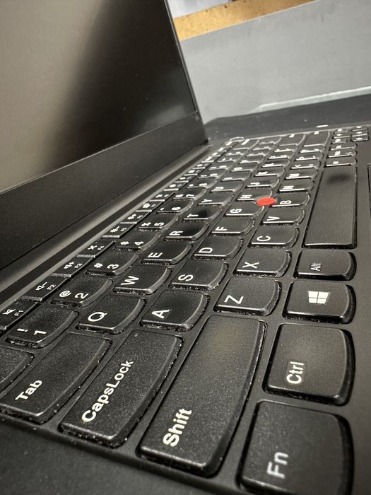 Мощный офисный ноутбук Lenovo Thinkpad i7-10510U