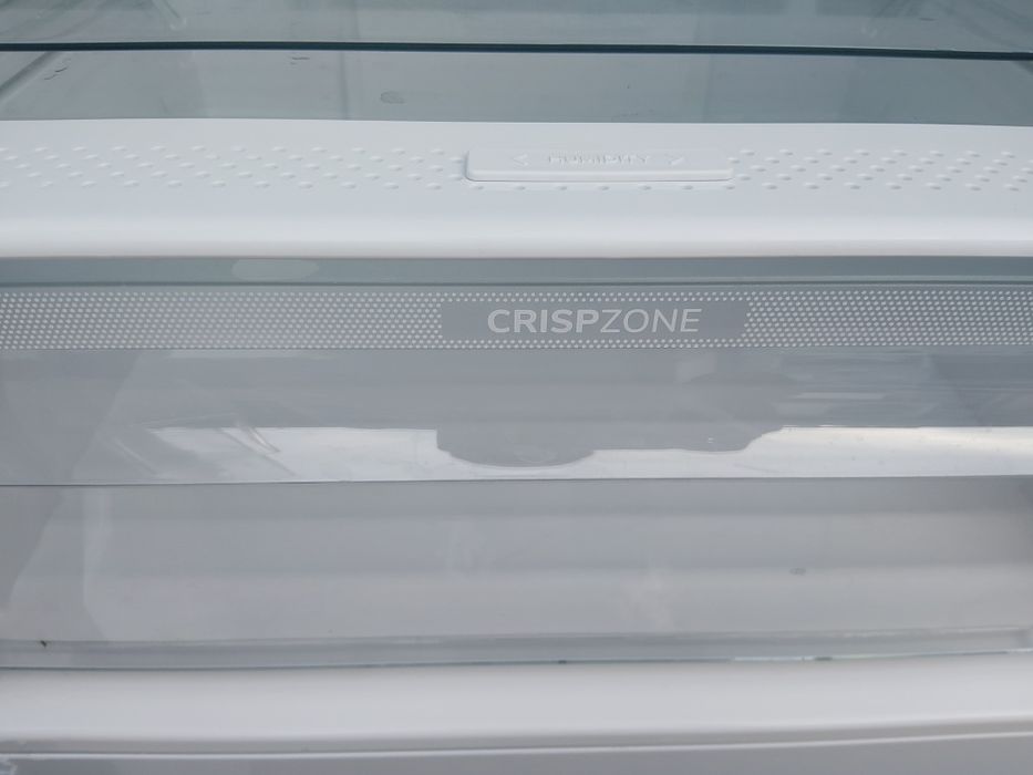 Като нов черен комбиниран хладилник с фризер Gorenje   Total No Frost ретро дизайн с две години гаранция!