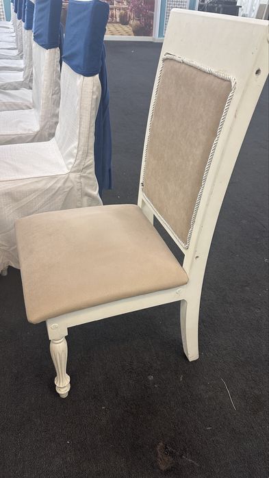 Стулья сатылады.