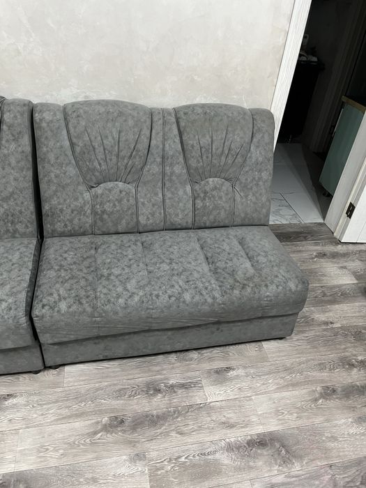 Продаю диван для
