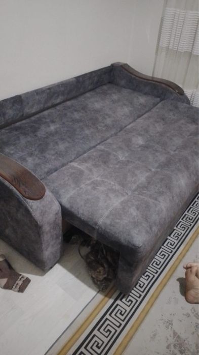 Б/у диван в хорошем состоянии