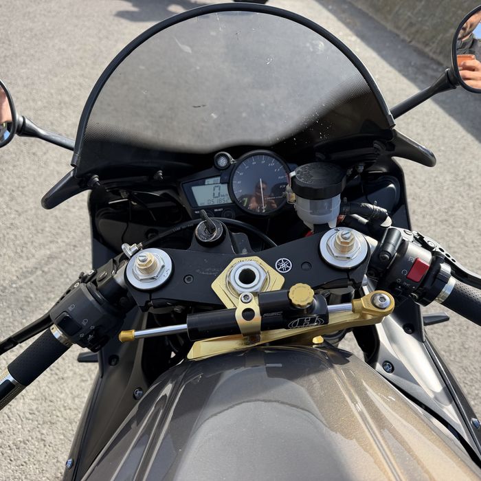 Yamaha R1 RN09 2002