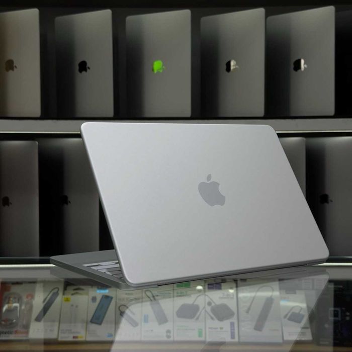 Macbook Neo 8/512GB 2 cycle Nasiya Savdo bor