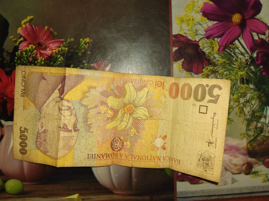 Vând bacnote vechi și am și monede vechi