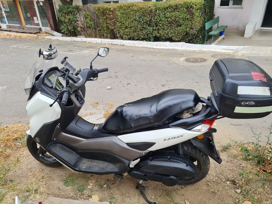 Vand Yamaha NMAX 125 an 2024  6750 km ITP Mai 2027 Navigatie  Accesorii