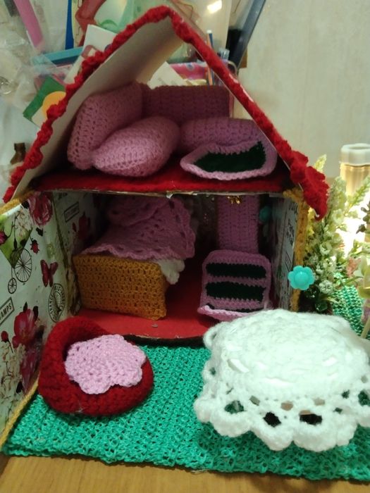 Вязаный домик для кукол