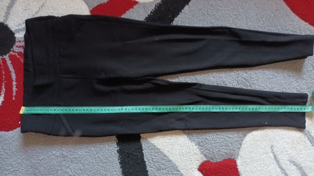 Vand pantaloni negri