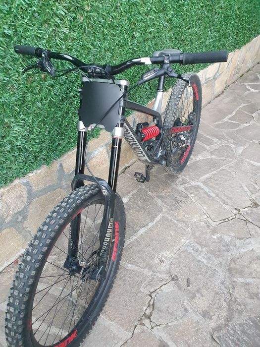 Продавам колело commencal furious