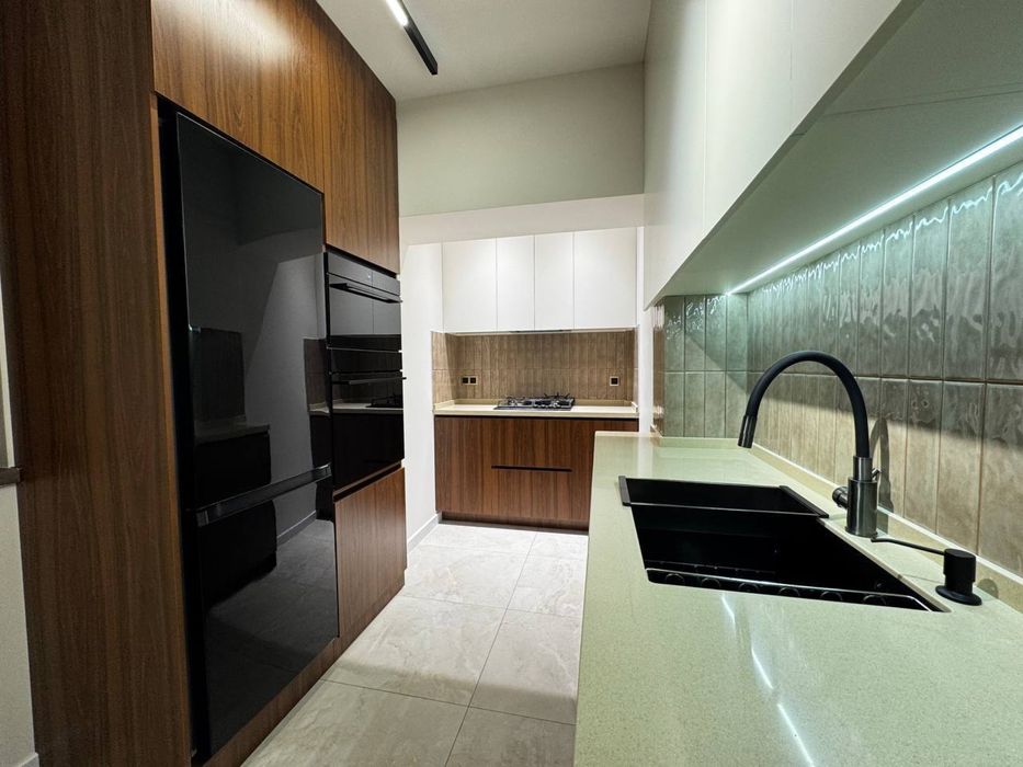 Космонавтов МВД Корзинка 4 комнатная 3 этаж, 100м2. 77 серия.Авторская