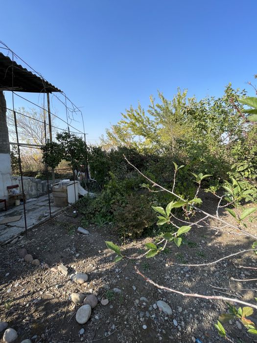 Продоётся дача 2 комнатая с подвалом и с сараем 11 соток