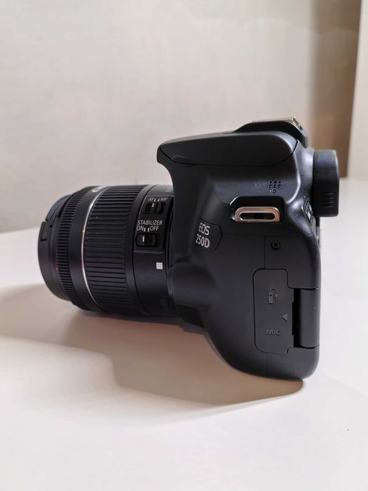 Камера CANON EOS 250D kit