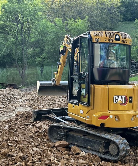 Execut lucrari excavator miniexcavator  ( sapaturi , excavatii etc)