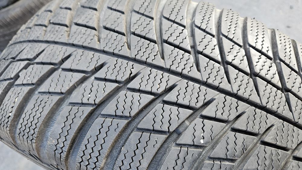 2бр гуми 215 60 16 дот 20 бриджстоун