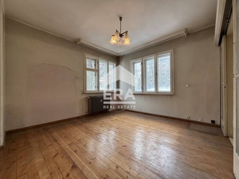 Апартамент за продажба до ул. Московска и катедрала „Свети Александър