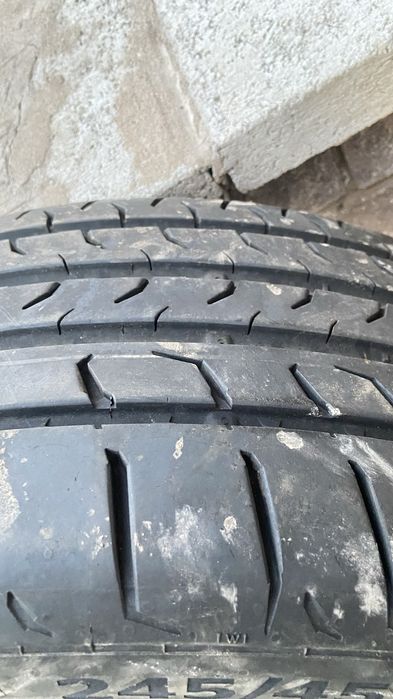 Продам шину 245/45/20