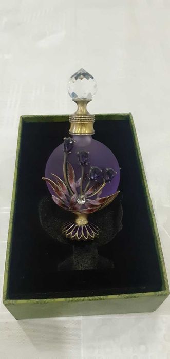 Премиум сифатли атир  оригинал духи 20 мл ва кумуш узук сотилади