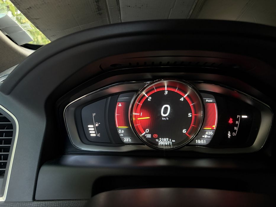 Volvo XC60 D4 AWD Ocean Race – 2.4 Diesel 181 CP – Automat