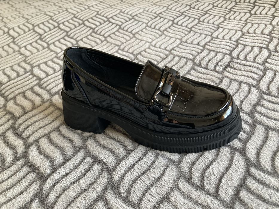 Pantofi piele lăcuită