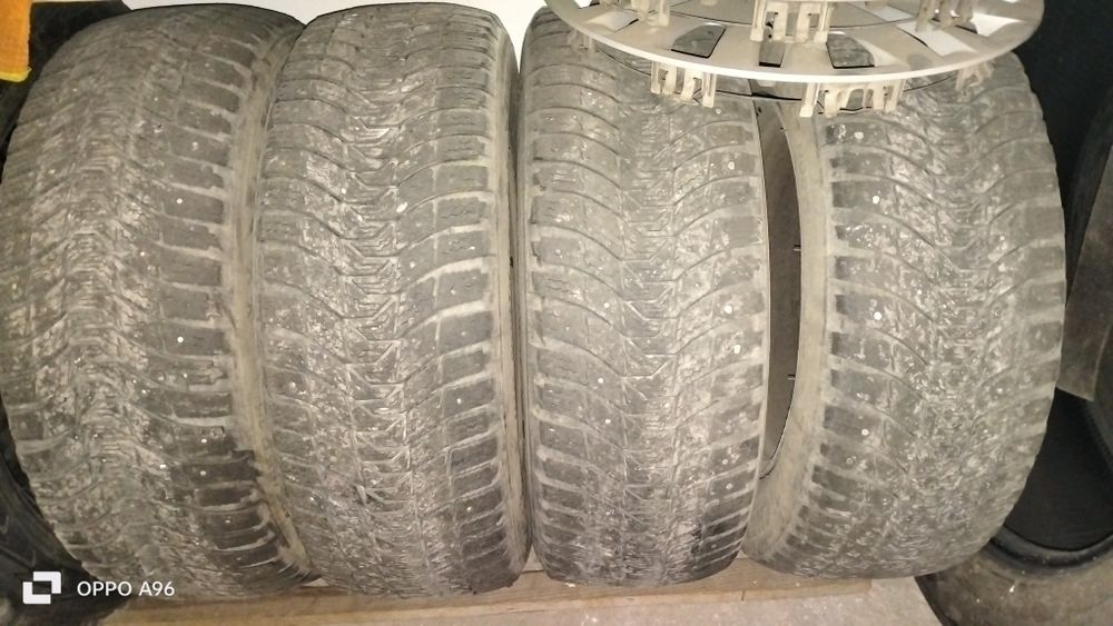 Продам 4 колеса зима на дисках гольф плюс