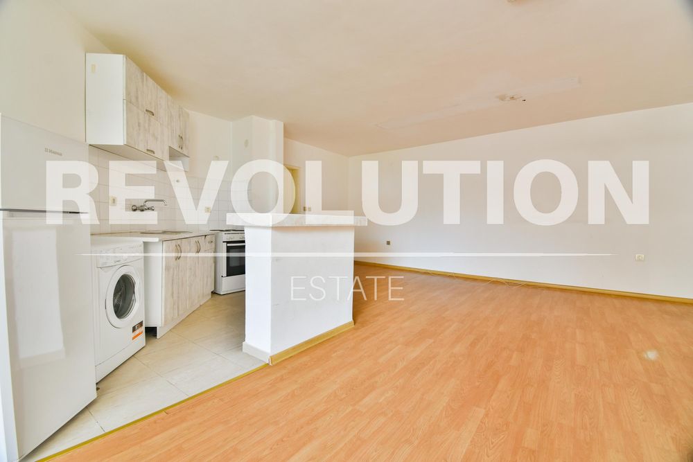 Дава се под наем Двустаен апартамент в София, Център - 80 кв.м за 650 € - Снимка #1