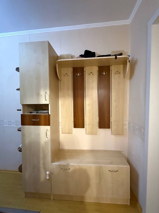 Продам прихожую б/у