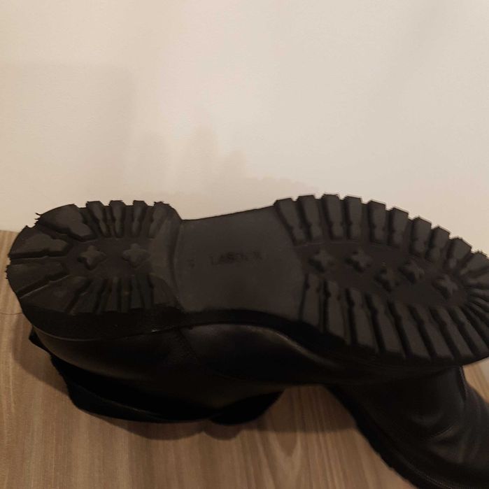 Ghete Lasocki , mar. 36 , piele naturala