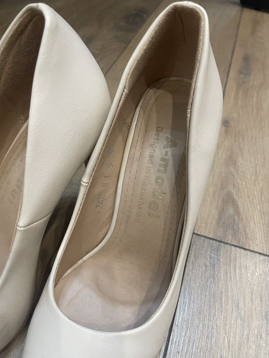 Туфли лодочки светлые