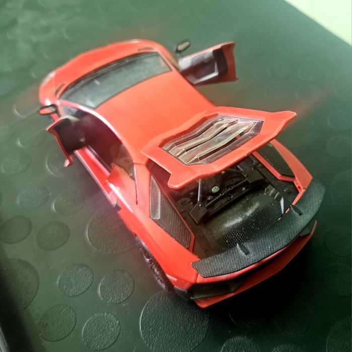 Lamborghini macheta metal 1:24