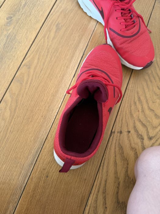 NIKE Маратонки - червени