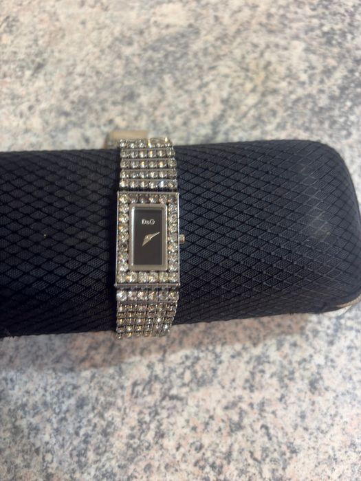 Ceas D & G Luxury pentru femei cu bratara incrustata cu cristale
