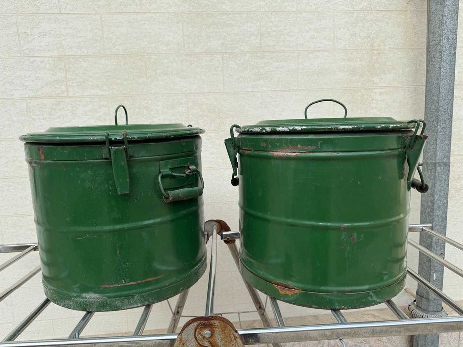 Термос столовый. Предназначен для горячих блюд 2 шт. в хорошем состоя