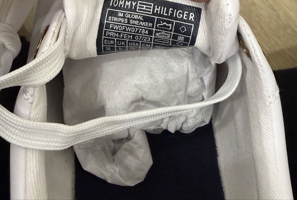 Белые кроссовки Tommy Hilfiger оригинал