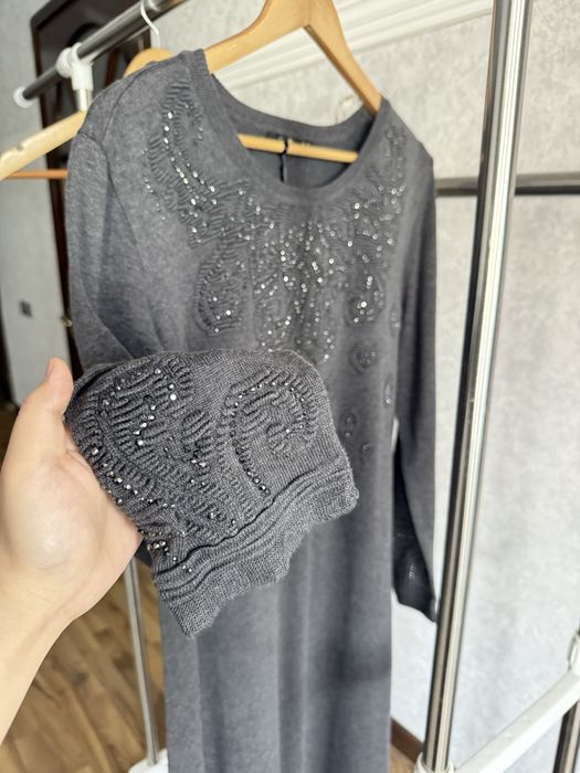 теплое серое платье