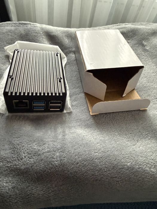 Raspberry Pi 4 Model B 4GB RAM + Carcasă Aluminiu Răcire Pasivă (NOU)