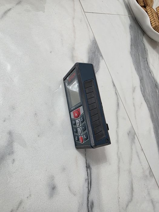 Продам дальномер лазерный уровень BOSCH