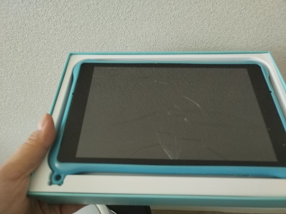 Продам планшет, поменять надо дисплей