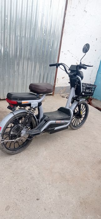 Mopedlar skuterlar