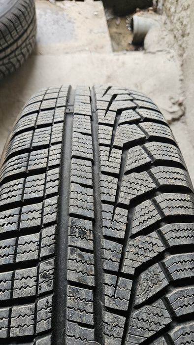 Джанти 16 цола Hyundai зимни гуми 215 70 16 Hankook