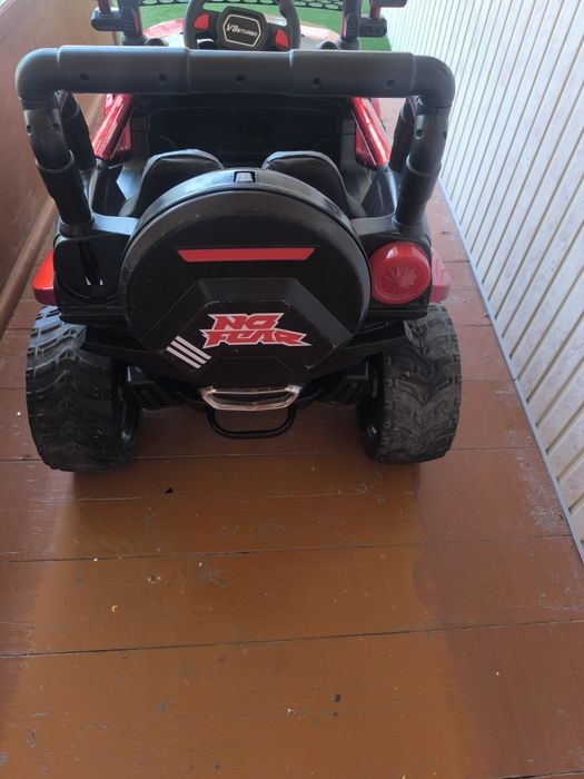 Bolalar elektomobili sotiladi