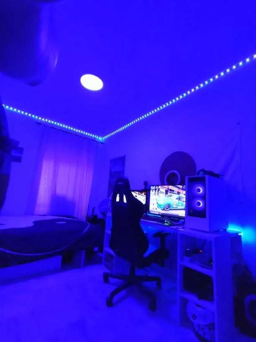 Banda Led 5050 RGB 20 metri cu telecomanda si prin telefon