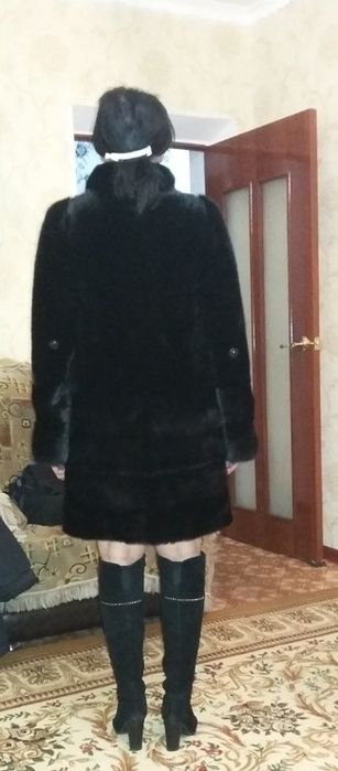 Продам черную шубу
