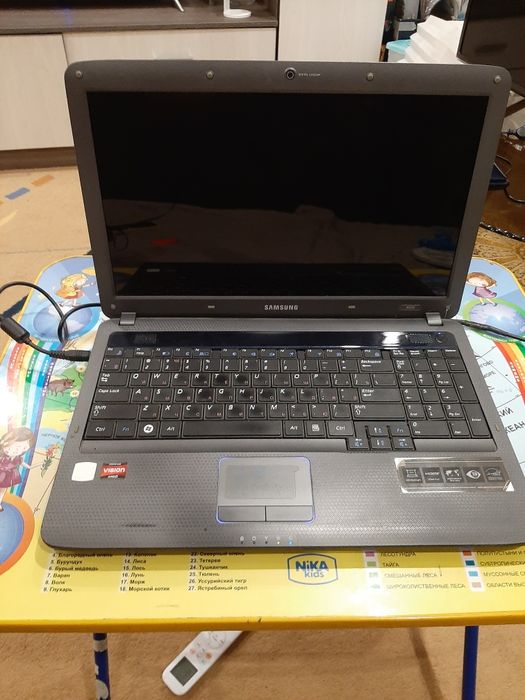 Ноутбук Samsung R525