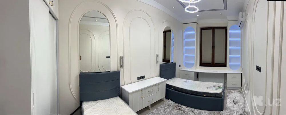 Сдаётся 3-комн Ц-2, 100 м²