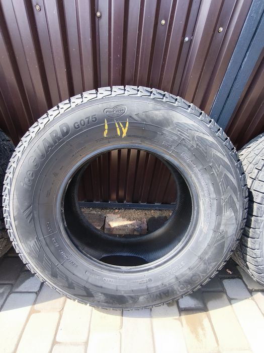 Продам зимние шины 265/70/17